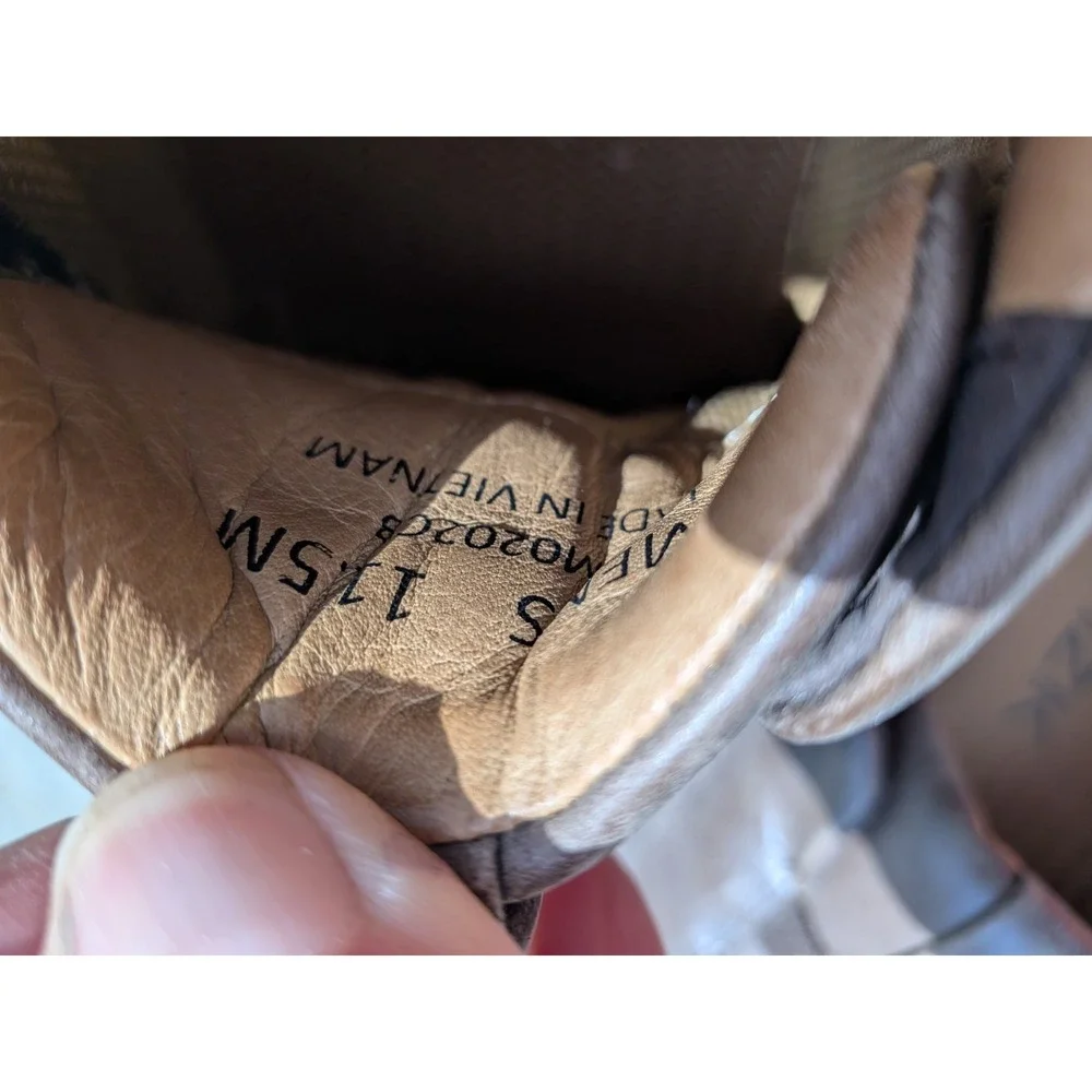 Kizik Fast Shoe Court 11.5 M Brown New York Hands Free Leather Slip On